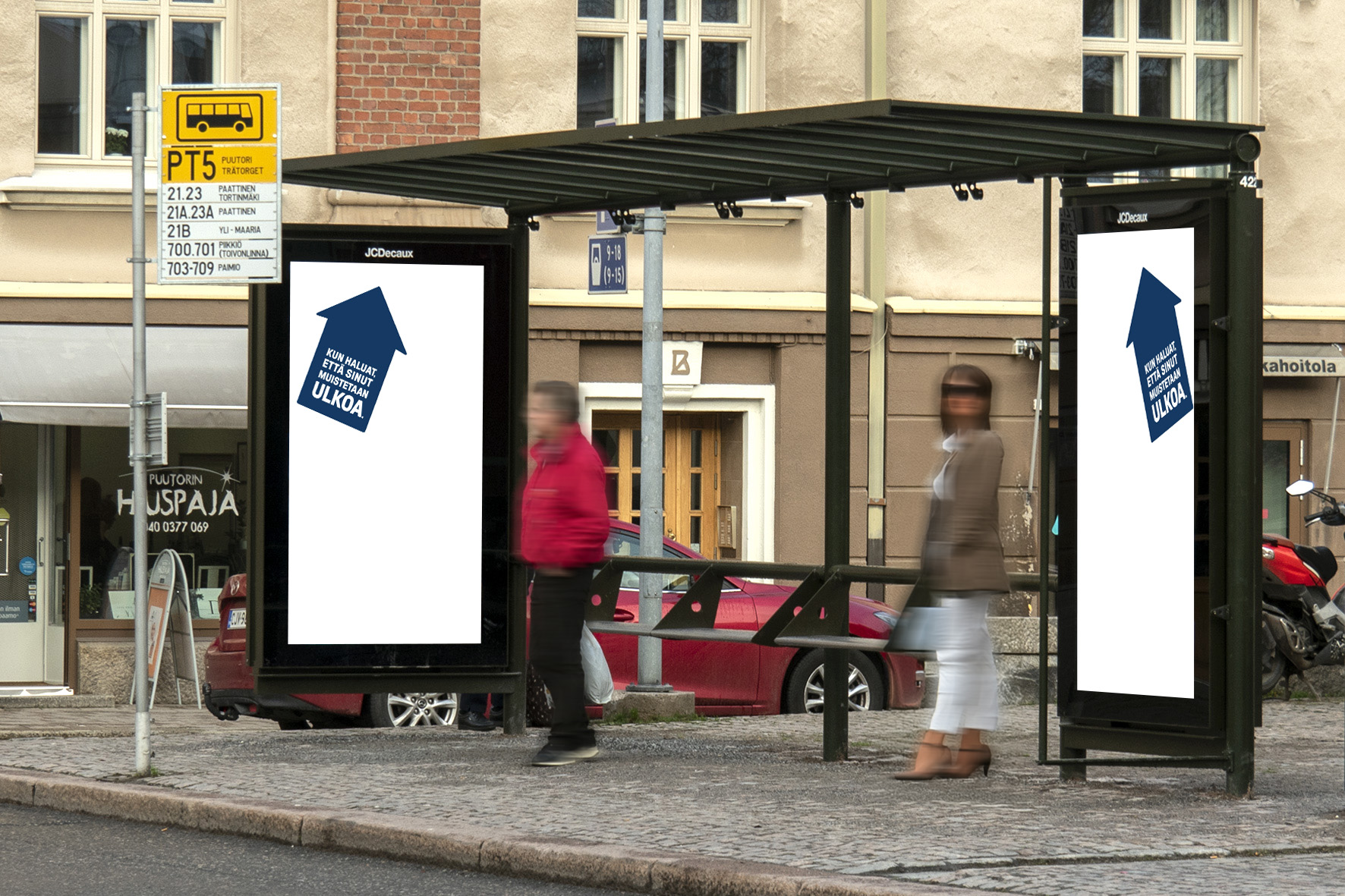 JCDecaux'in oma kampanja Turun Puutorin bussipysäkillä.