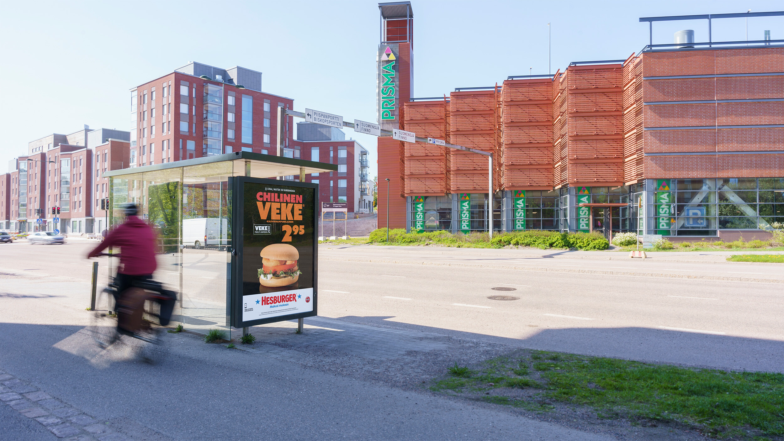 Hesburgein juliste bussipysäkillä Prisman läheisyydessä.