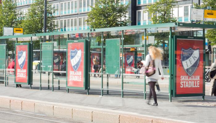 HIFKn abribusjuslitekampanja Helsingissä.